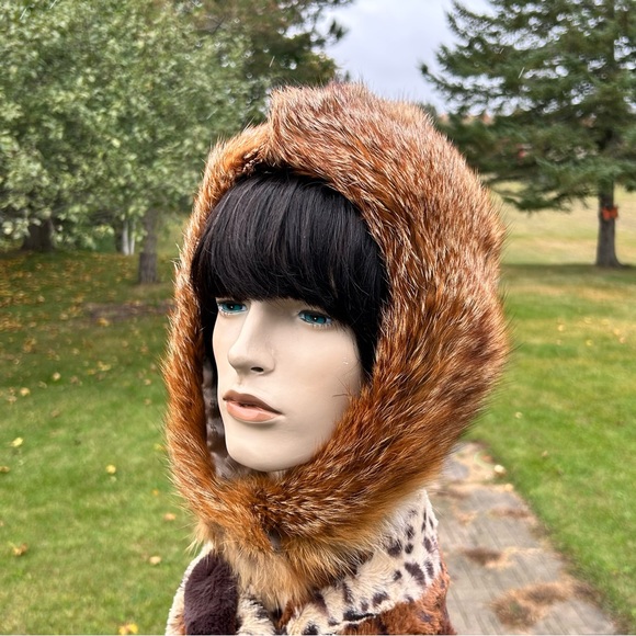 Vintage Red Fox Bonnet - Picture 4 of 12